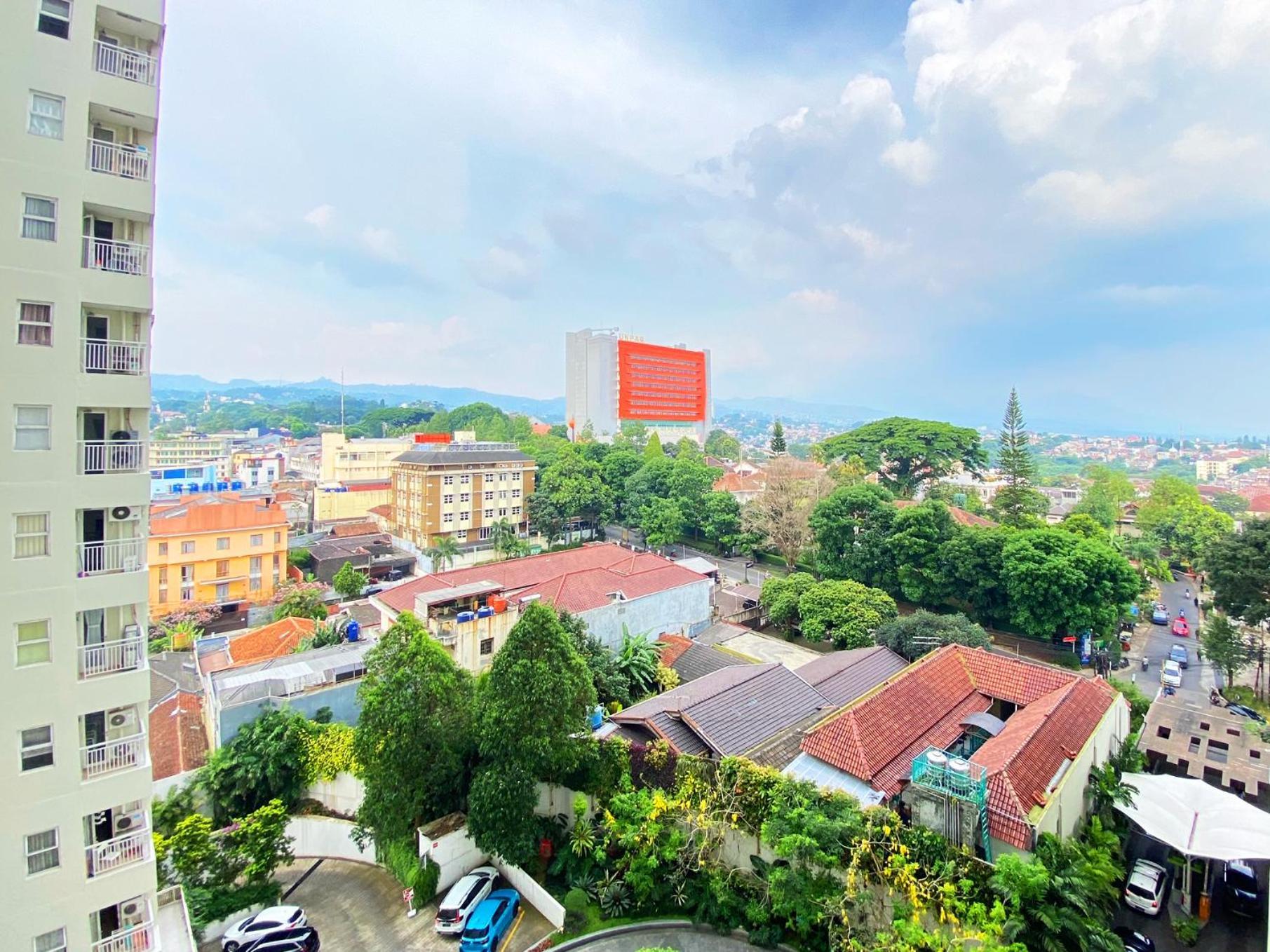 Pleasant 2br At At Parahyangan By Travelio
